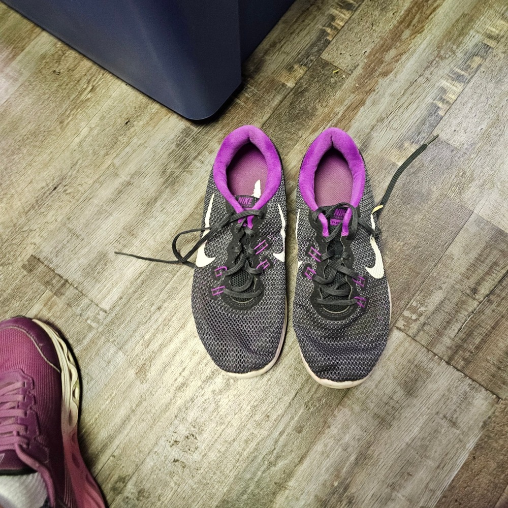 Nike Training Shoes Womens Gray Purple Mesh Athletic Sneakers Low Top